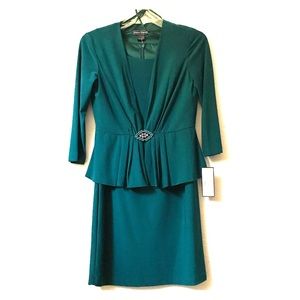 Jessica Howard Two Pieces Jacket Dress Set with Jeweled Closer Size 4P
